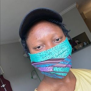 Face masks with filter pocket